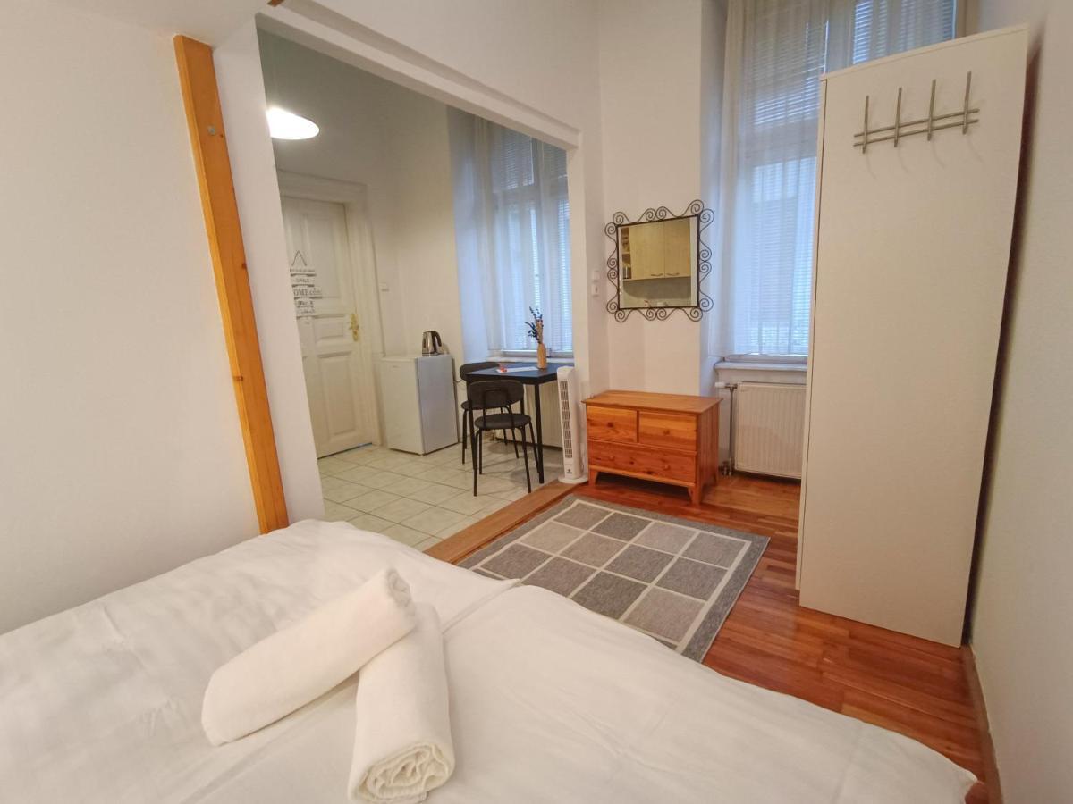 R172 Elitehost Raday Studio Apartment Boedapest Buitenkant foto