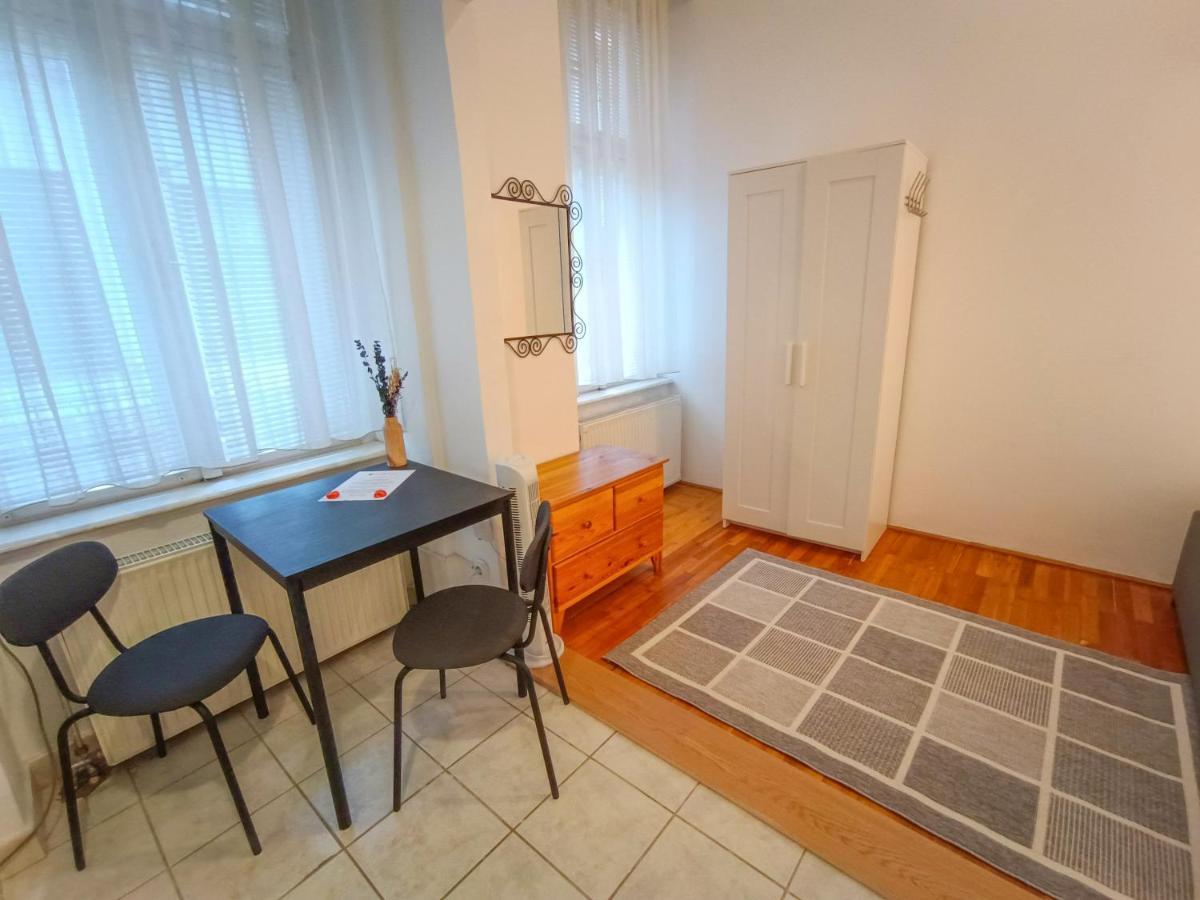 R172 Elitehost Raday Studio Apartment Boedapest Buitenkant foto