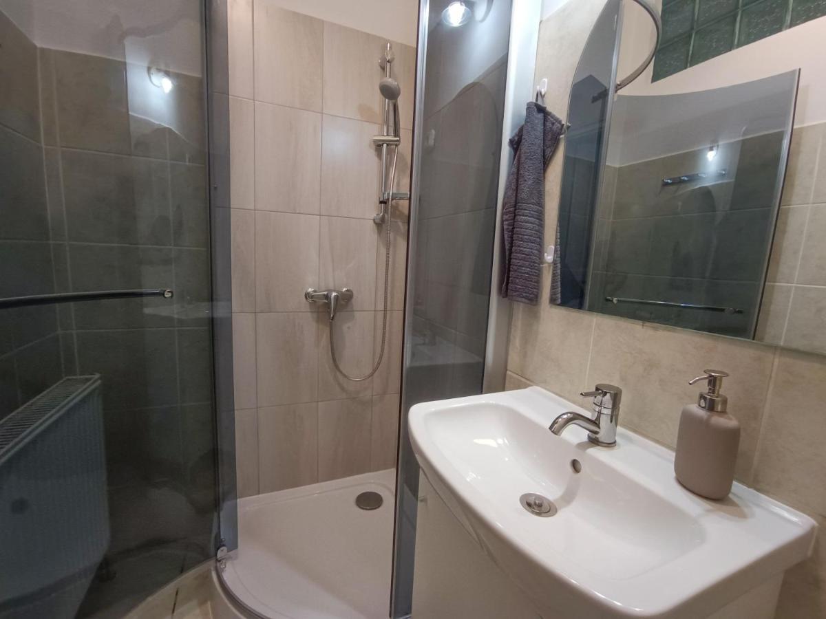 R172 Elitehost Raday Studio Apartment Boedapest Buitenkant foto