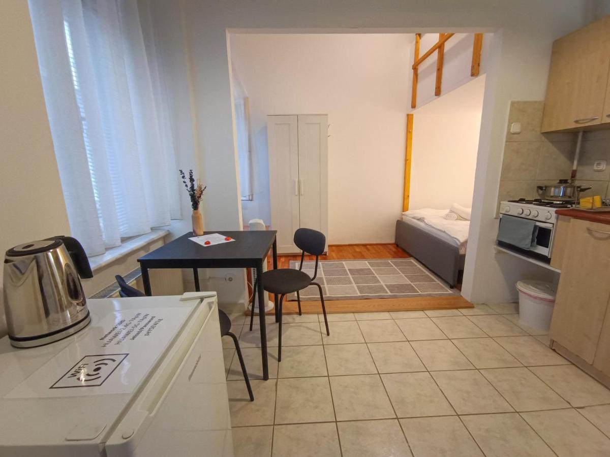 R172 Elitehost Raday Studio Apartment Boedapest Buitenkant foto